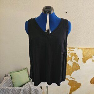 Torrid V Neck tank